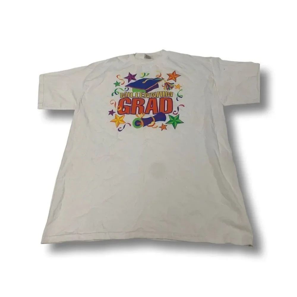 Vintage Graduate Graphic T-shirt